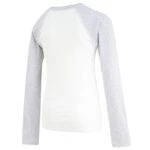 Vue de dos du haut de pyjama ScratchSleeves pour adolescents, style baseball, avec coutures extérieures aux épaules, au cou et à l'ourlet. Corps blanc et col et manches en marne grise, avec les moufles repliées. Corps en coton 100% et mitaines en soie naturelle 100%.